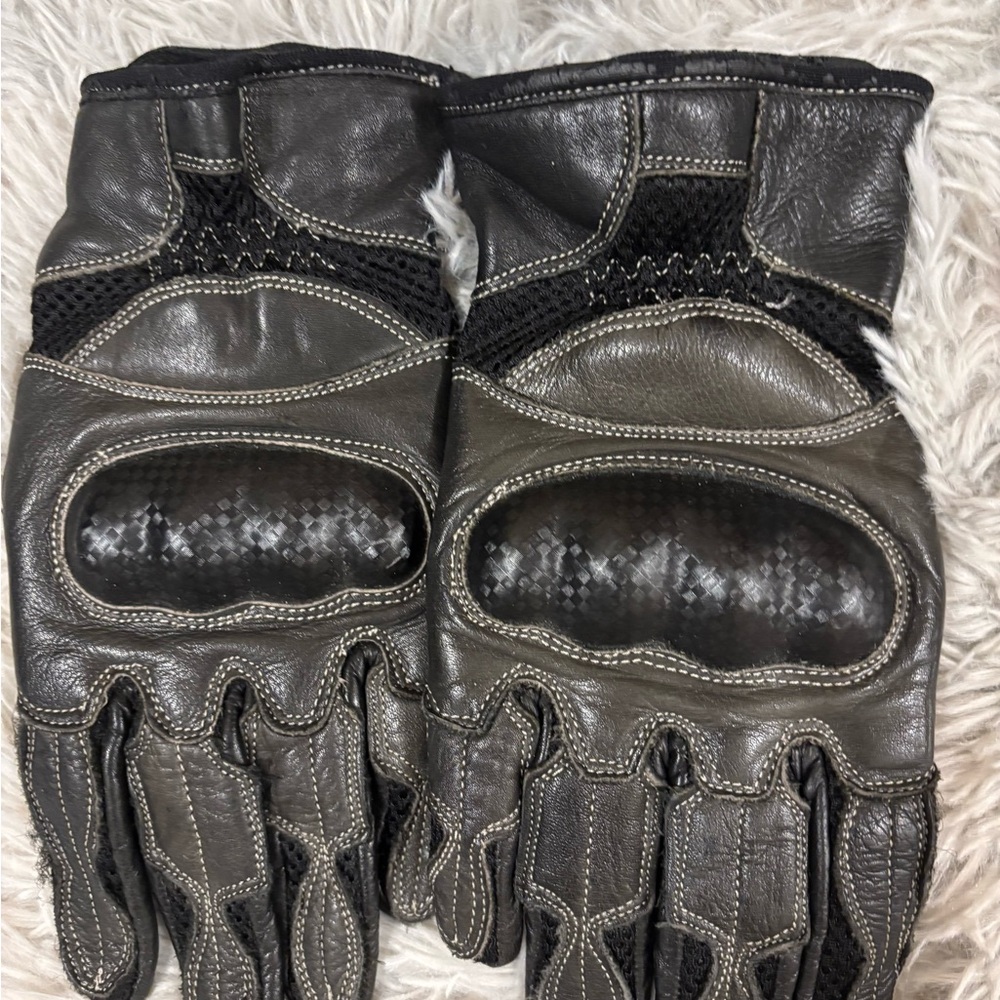 Ladies Riding Accessory Lot - Picture 2 of 10